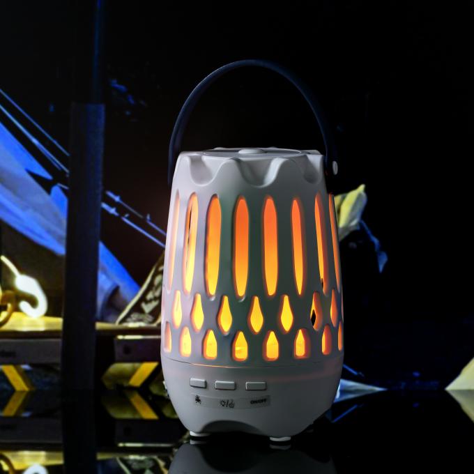 OEM/ODM Logo Bluetooth Lautsprecher Flammenlicht UV LED Campinglampe Wiederaufladbare Mücken Motten Knähnen Fänger Fliegende Insekten Klebrige Falle 1